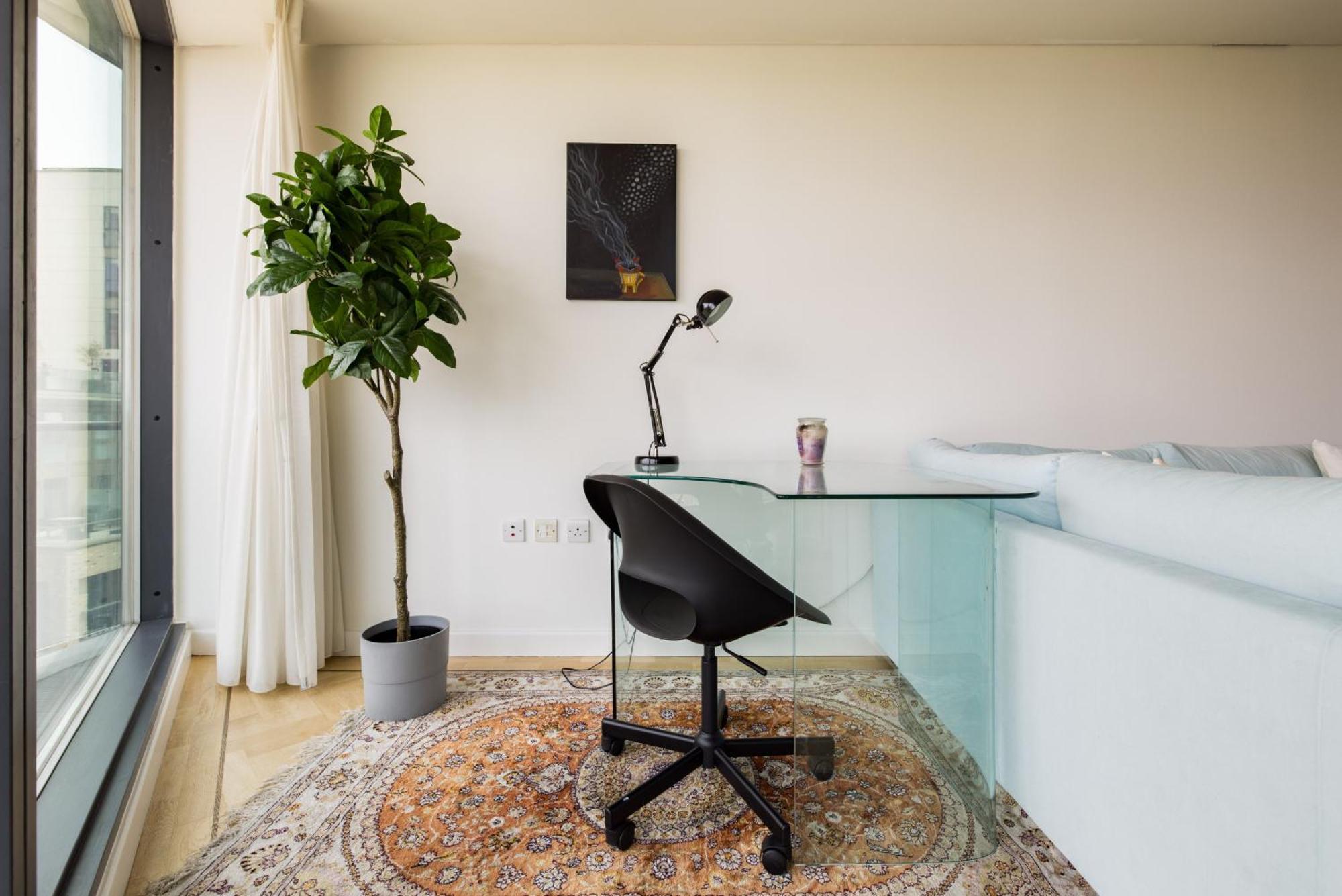 Apartment Spacious, Modern 3-bed *