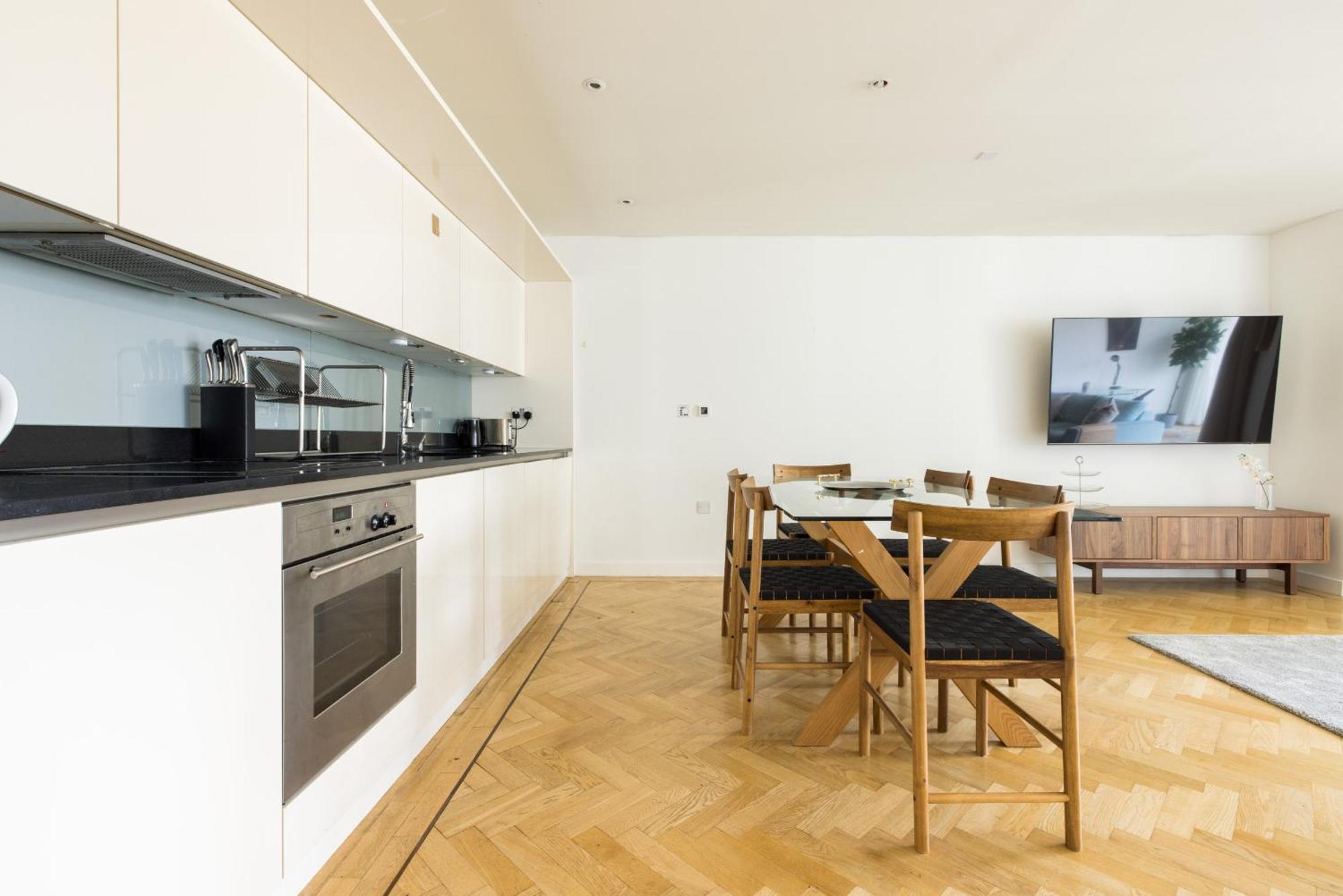 Spacious, Modern 3-bed