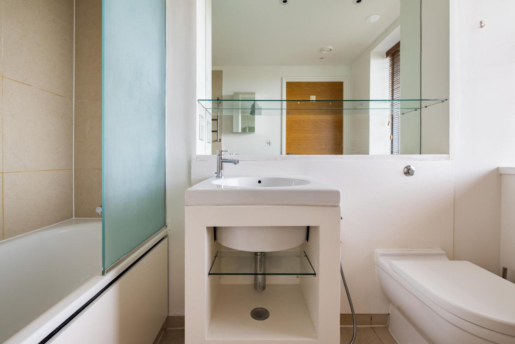 Spacious, Modern 3-bed Appartamento *