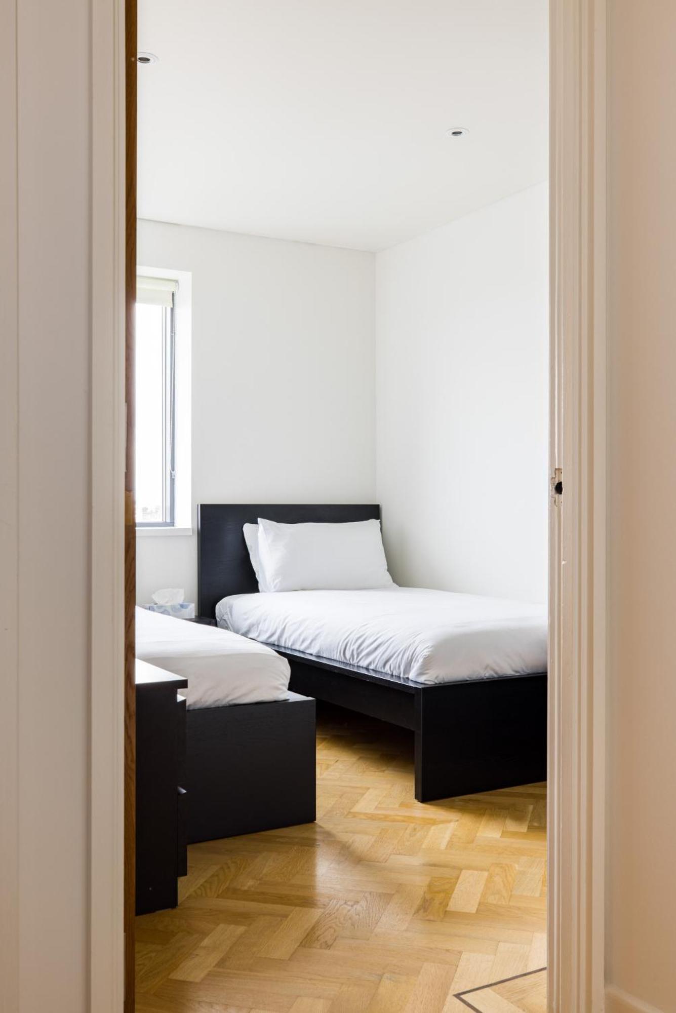 Spacious, Modern 3-bed Londra
